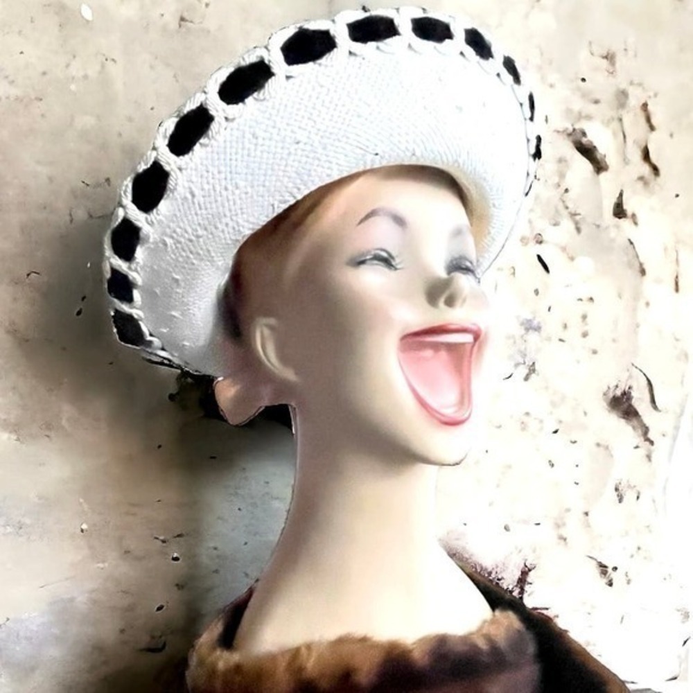 Sweet and Innocent Vintage Eric Javits 1980’s Black & White Derby Pillbox Hat - Picture 2 of 15